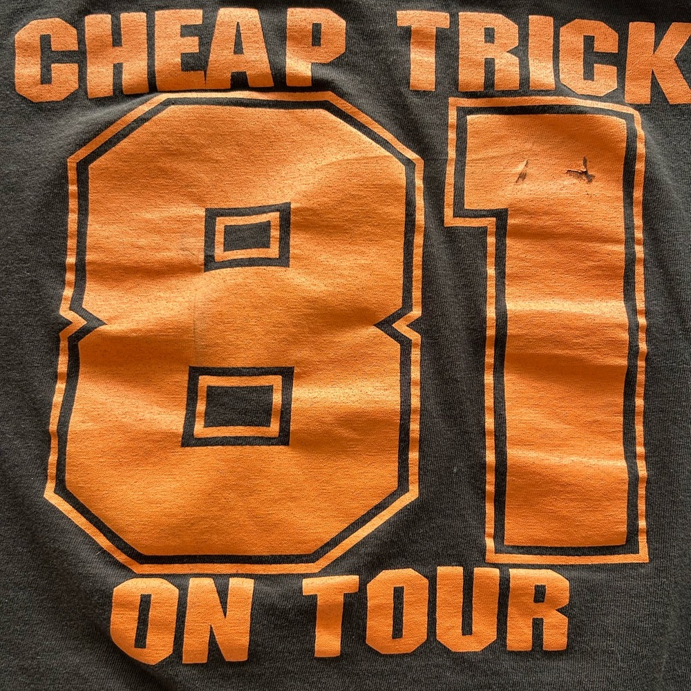 Vintage Cheap Trick band concert T-Shirt 1981 on the back - Picture 7 of 15
